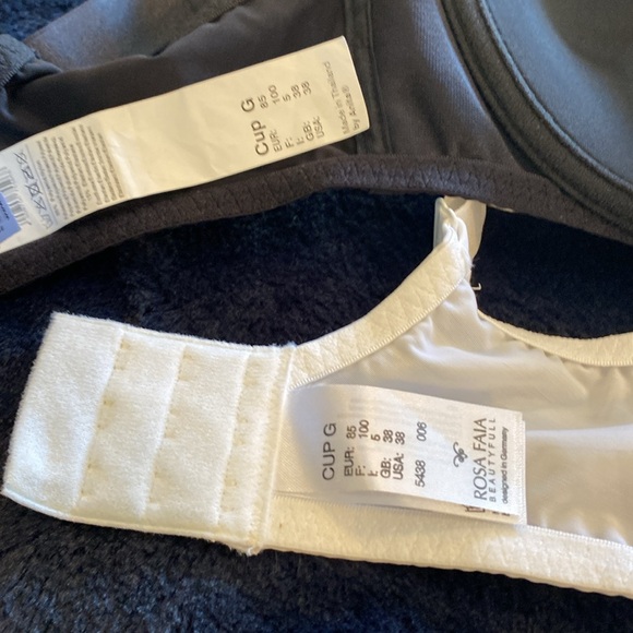 2 Wired Bras - Picture 2 of 2